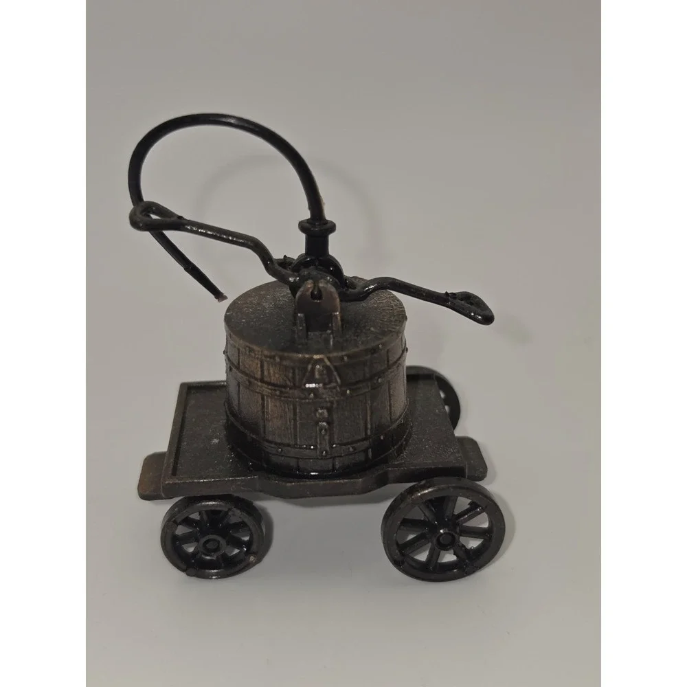 Vintage Die-Cast Pencil Sharpener Old Style‎ Water Pump Cart B8